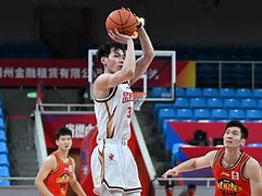 河豚战神再次战胜伸楠砍下压哨三分得分为主的简单介绍